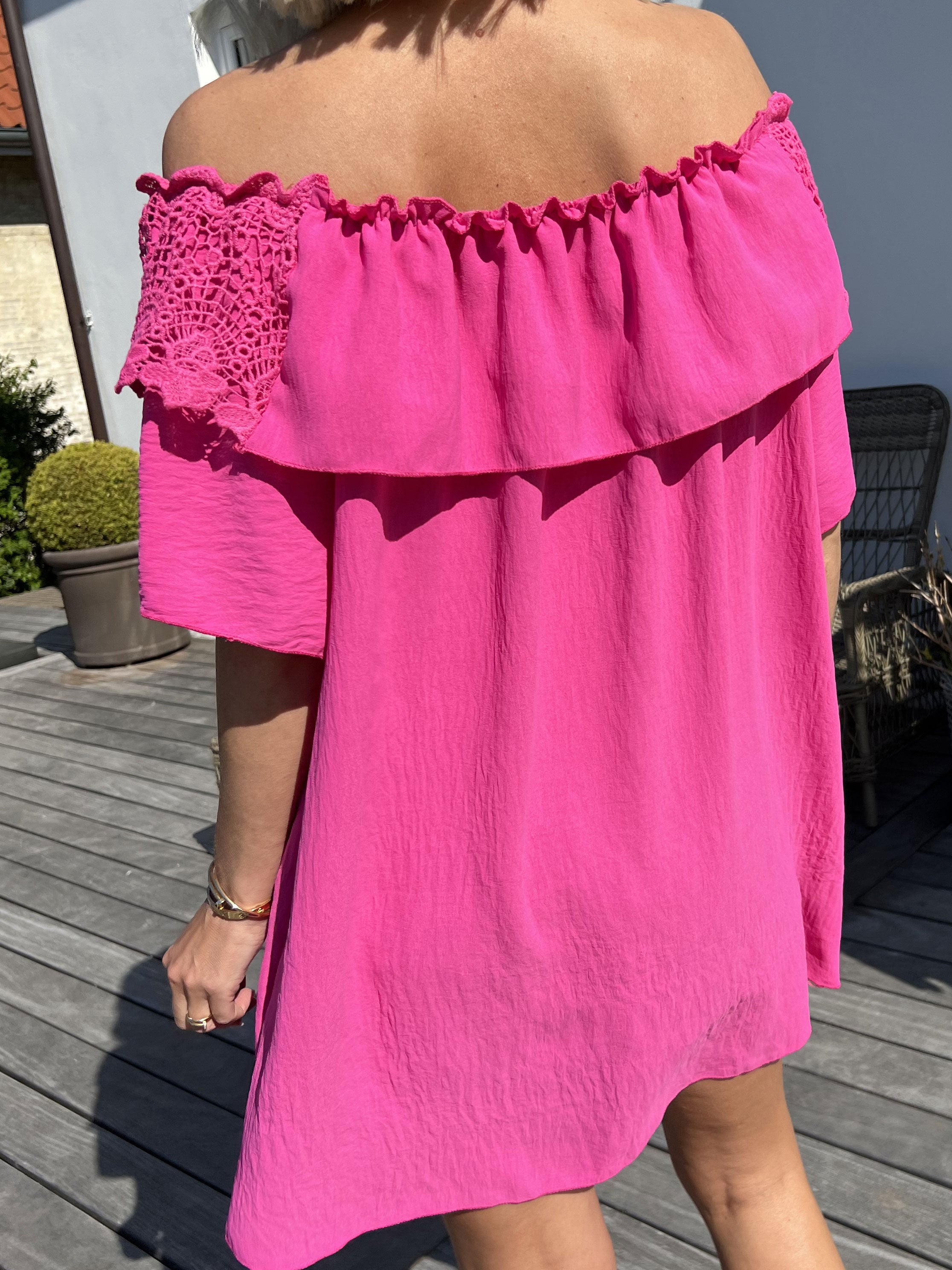 Sydney - Sød off shoulder tunika med broderinger
